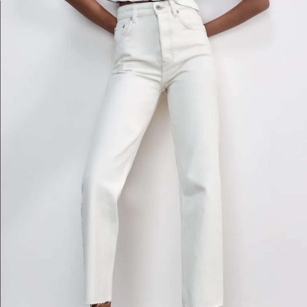 NWT ZARA HI-RISE STRAIGHT LEG JEAN 4365/034